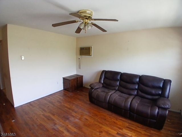 3016 S Wood Ave, Linden City, NJ 07036