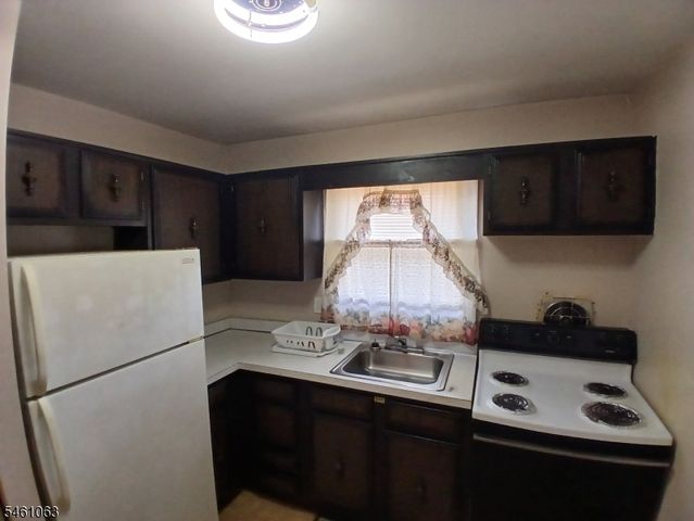 3016 S Wood Ave, Linden City, NJ 07036