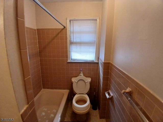 3016 S Wood Ave, Linden City, NJ 07036