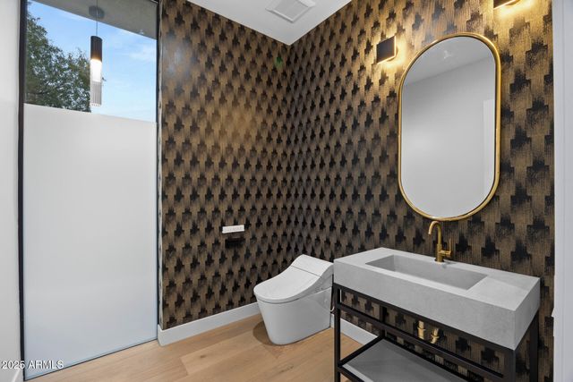 7009 E PASADENA Avenue, Paradise Valley, AZ 85253