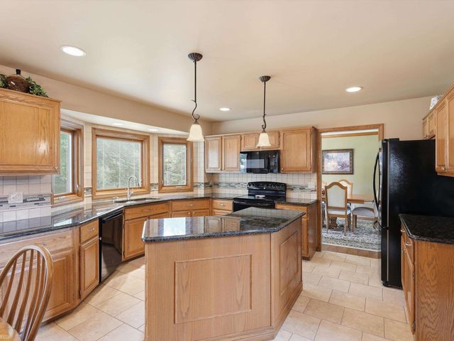 46288 Glen Pointe Drive, Shelby Twp, MI 48315