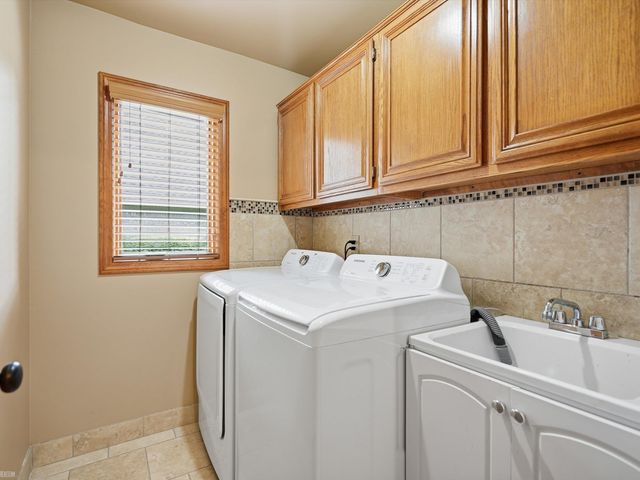 46288 Glen Pointe Drive, Shelby Twp, MI 48315