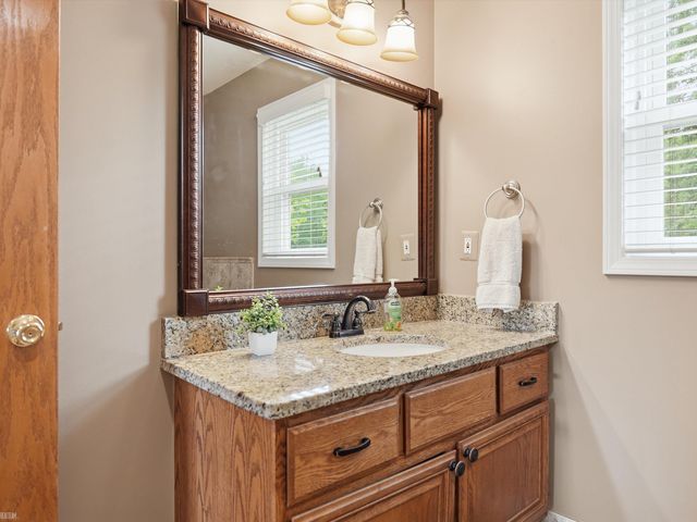 46288 Glen Pointe Drive, Shelby Twp, MI 48315