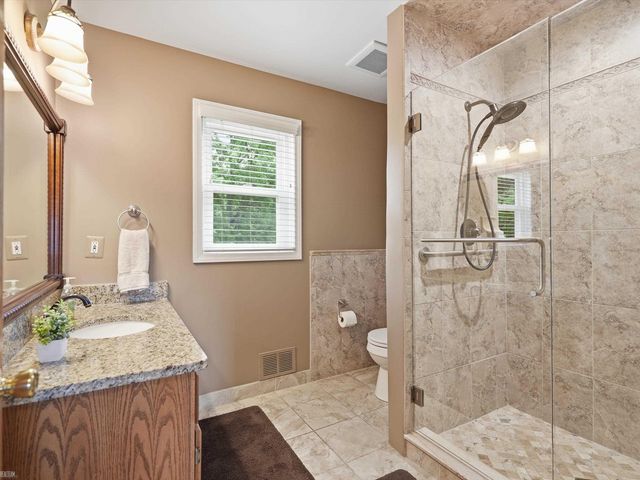46288 Glen Pointe Drive, Shelby Twp, MI 48315