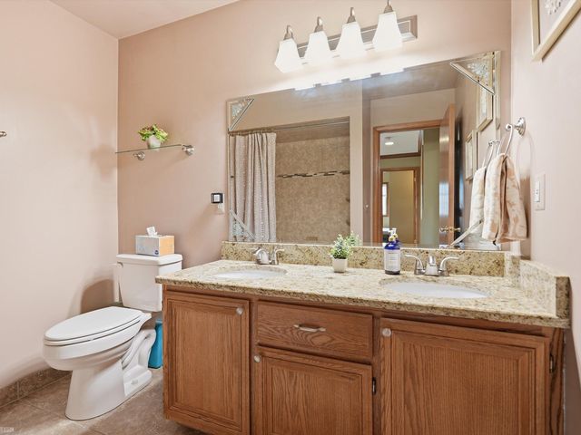 46288 Glen Pointe Drive, Shelby Twp, MI 48315