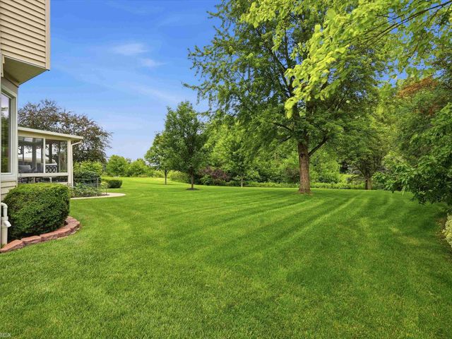 46288 Glen Pointe Drive, Shelby Twp, MI 48315