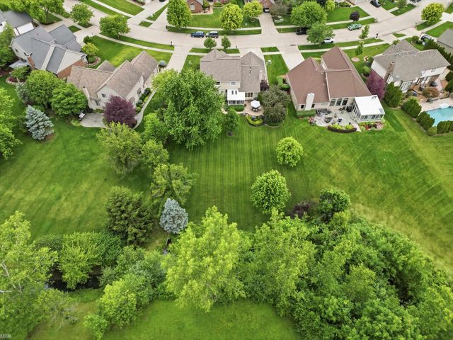 46288 Glen Pointe Drive, Shelby Twp, MI 48315