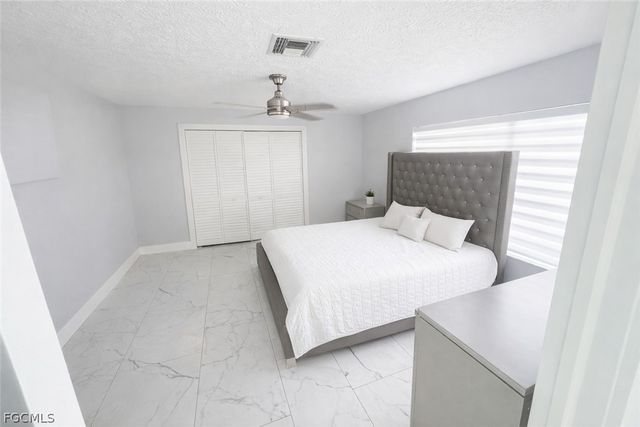 2208 SE 10th ST, Cape Coral, FL 33990