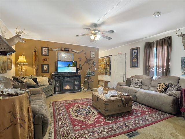 10134 Cobb Branch Road, Franklin, TX 77856