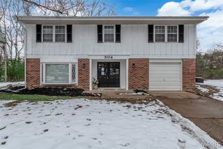 504 Thornlea Court, Ballwin, MO 63011