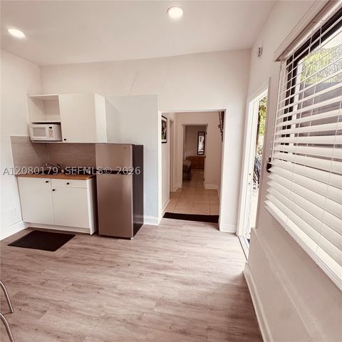 12037 NW 8th Ave, North Miami, FL 33168