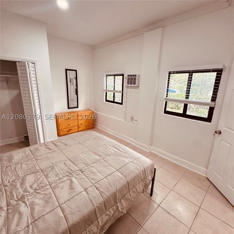12037 NW 8th Ave, North Miami, FL 33168