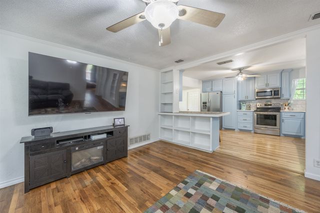 2042 Avon Drive, Denison, TX 75020