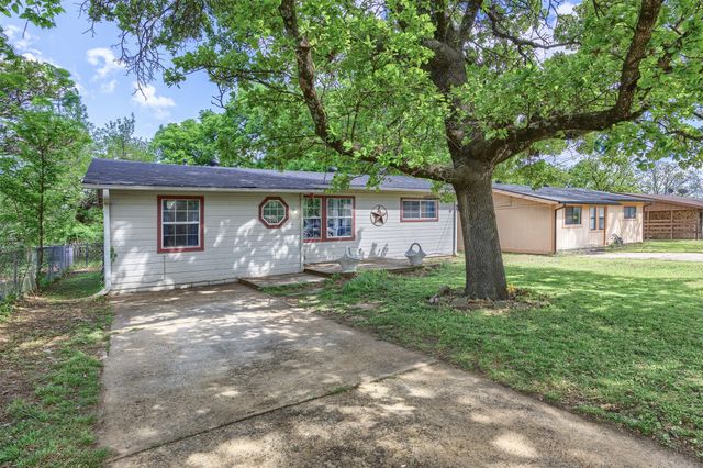 2042 Avon Drive, Denison, TX 75020