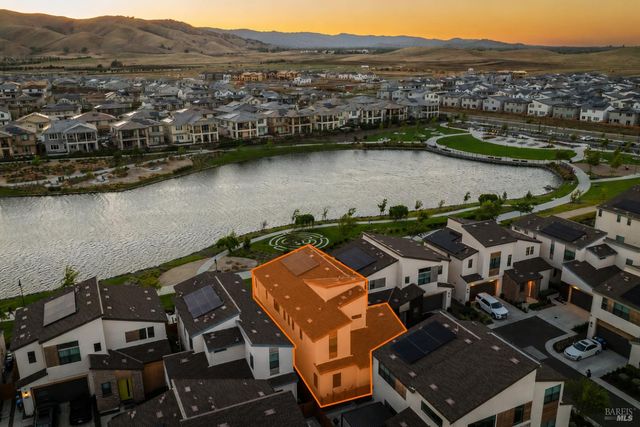 2409 Waterside Dr, Fairfield, CA 94533