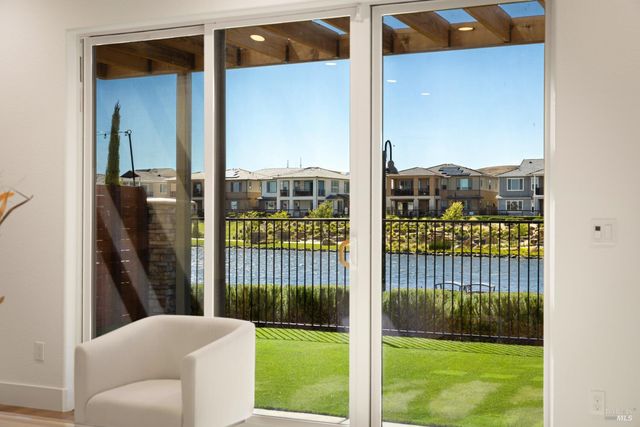 2409 Waterside Dr, Fairfield, CA 94533