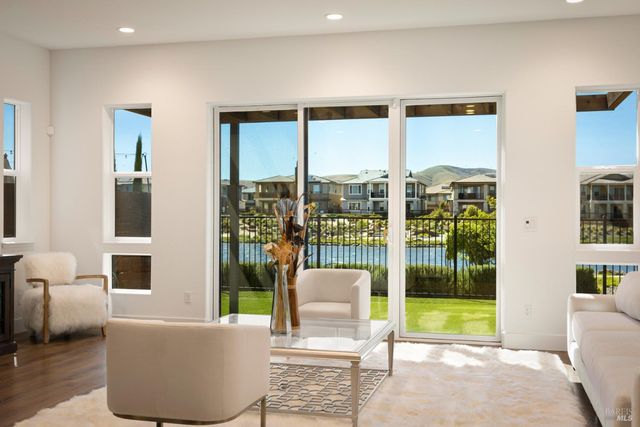 2409 Waterside Dr, Fairfield, CA 94533