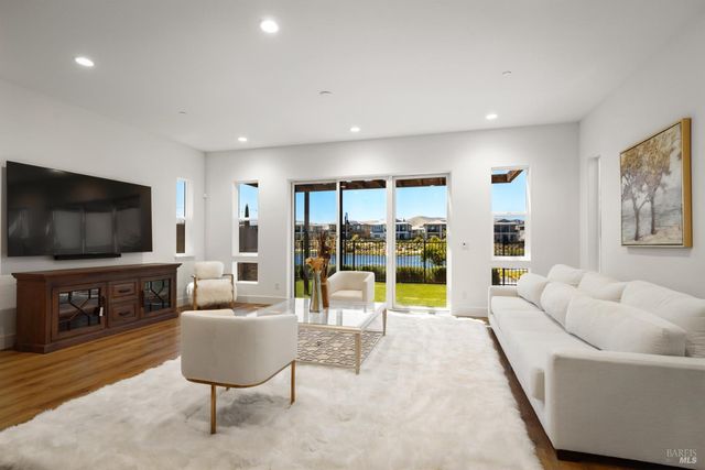 2409 Waterside Dr, Fairfield, CA 94533