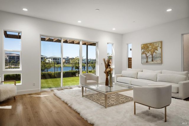 2409 Waterside Dr, Fairfield, CA 94533