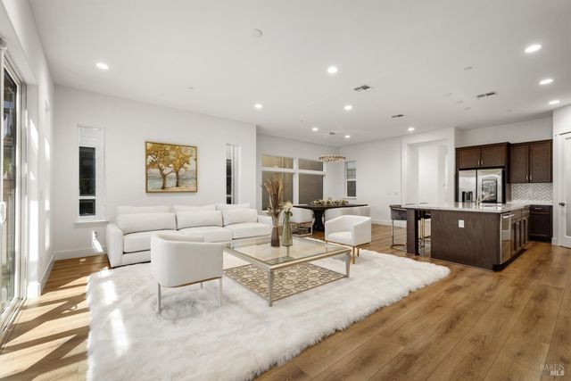 2409 Waterside Dr, Fairfield, CA 94533