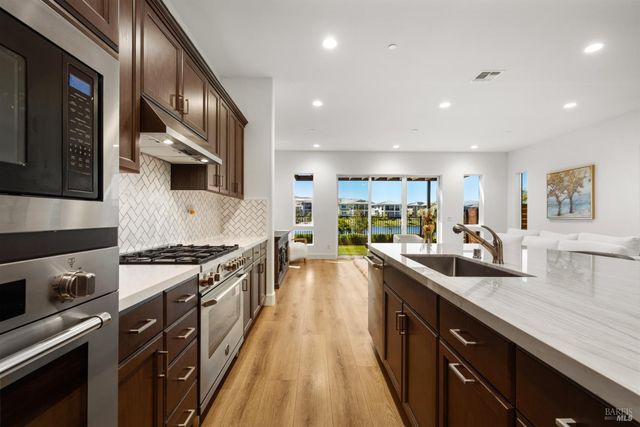 2409 Waterside Dr, Fairfield, CA 94533
