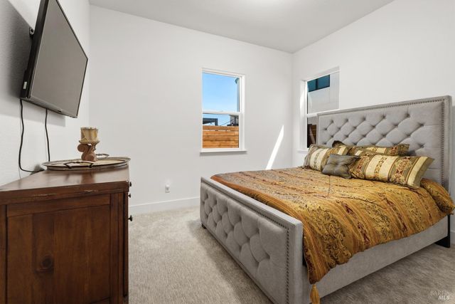 2409 Waterside Dr, Fairfield, CA 94533