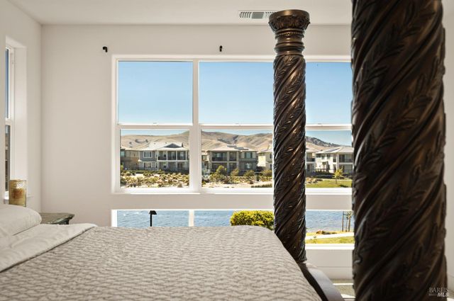 2409 Waterside Dr, Fairfield, CA 94533