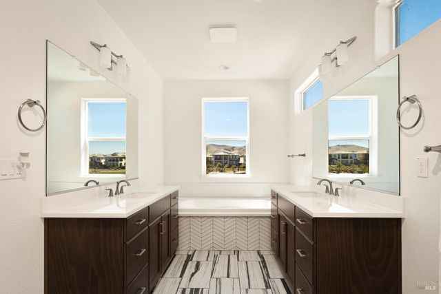 2409 Waterside Dr, Fairfield, CA 94533