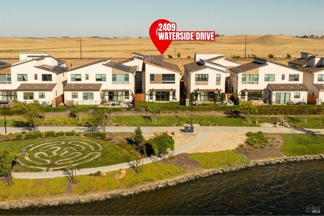 2409 Waterside Dr, Fairfield, CA 94533