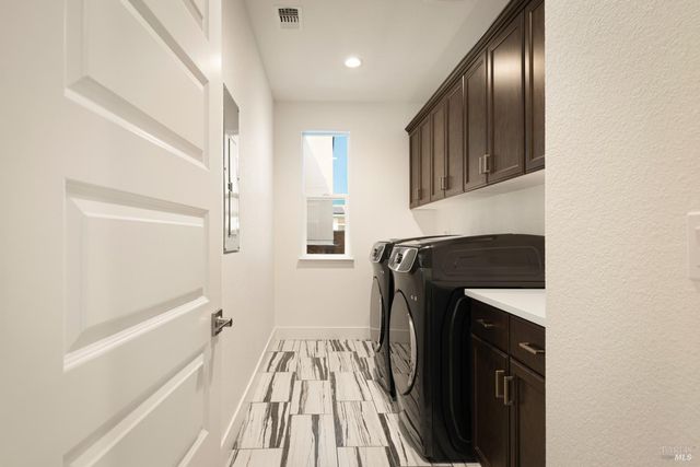 2409 Waterside Dr, Fairfield, CA 94533