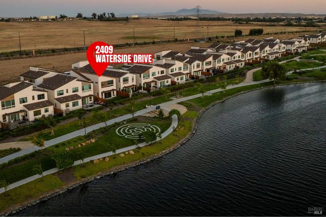 2409 Waterside Dr, Fairfield, CA 94533