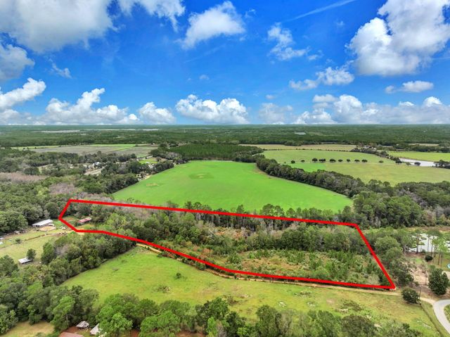685 Pinewood Drive, Defuniak Springs, FL 32433