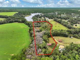 685 Pinewood Drive, Defuniak Springs, FL 32433