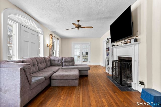 6475 Main Street, Trumbull, CT 06611