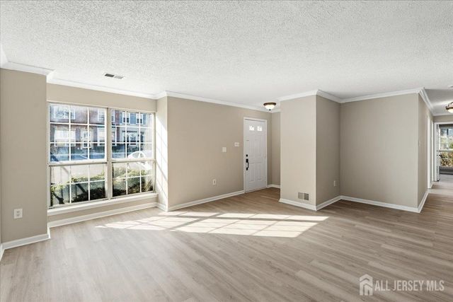 28 Boston Court, Newark, NJ 07103