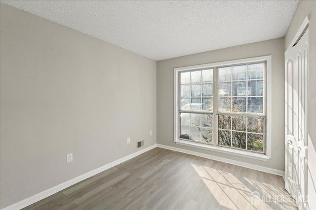 28 Boston Court, Newark, NJ 07103