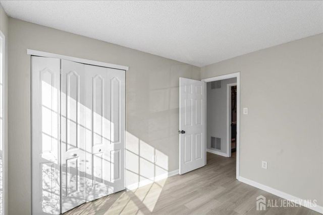 28 Boston Court, Newark, NJ 07103