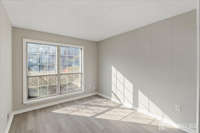 28 Boston Court, Newark, NJ 07103