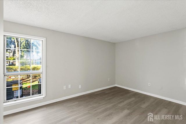 28 Boston Court, Newark, NJ 07103