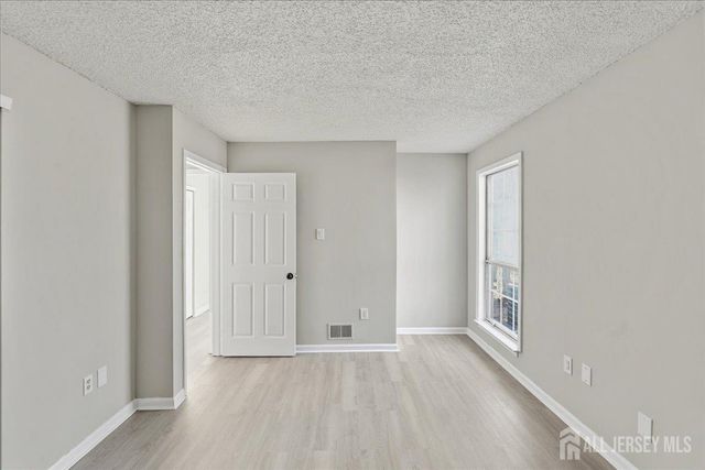 28 Boston Court, Newark, NJ 07103