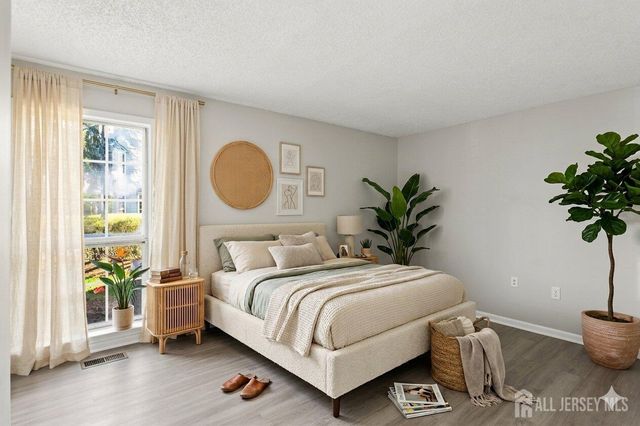 28 Boston Court, Newark, NJ 07103