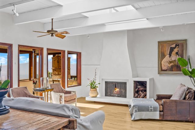 1854 Olinda Rd, Makawao, HI 96768