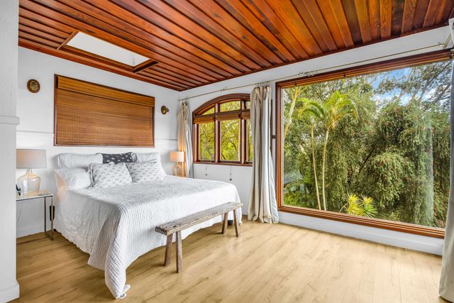 1854 Olinda Rd, Makawao, HI 96768