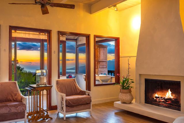 1854 Olinda Rd, Makawao, HI 96768