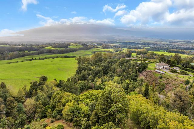 1854 Olinda Rd, Makawao, HI 96768