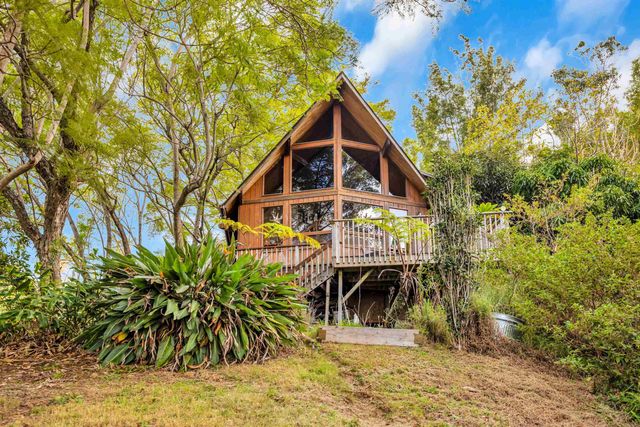 1854 Olinda Rd, Makawao, HI 96768