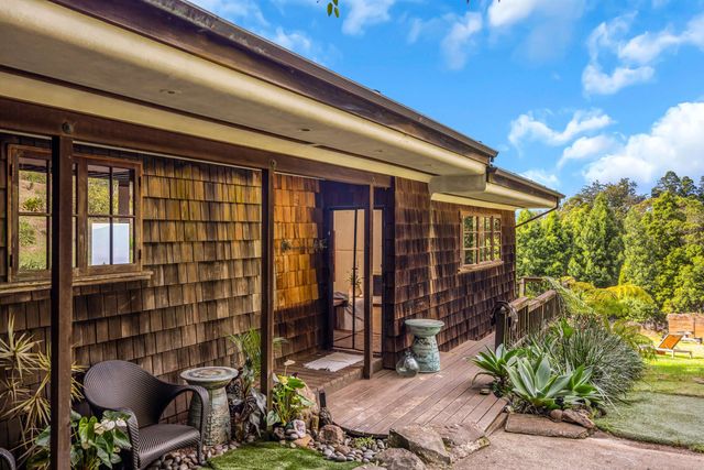 1854 Olinda Rd, Makawao, HI 96768
