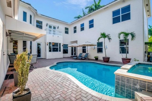 375 SW 16th St, Boca Raton, FL 33432