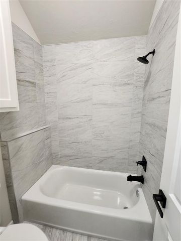 11705 NW 102nd Street, Yukon, OK 73099