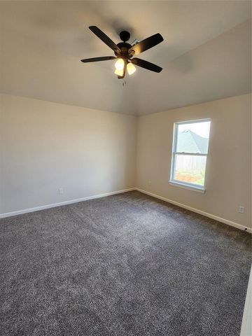 11705 NW 102nd Street, Yukon, OK 73099